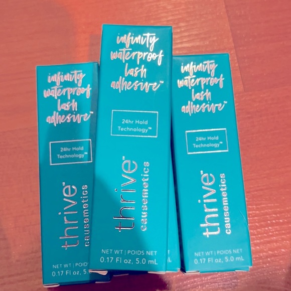 Thrive waterproof lash adhesive🤍 - Picture 1 of 6
